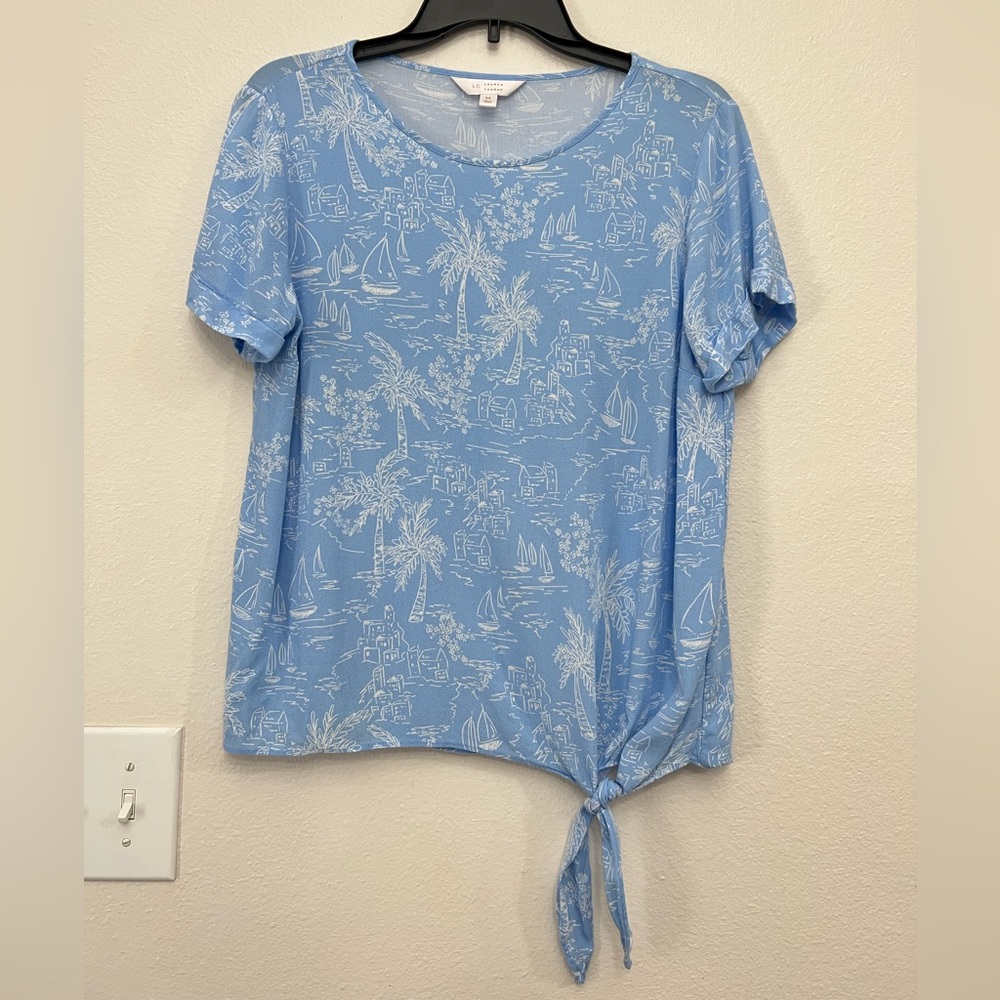 3/$10 Lauren Conrad LC Light Blue Hawaiian Printed Blouse Front Side Tie